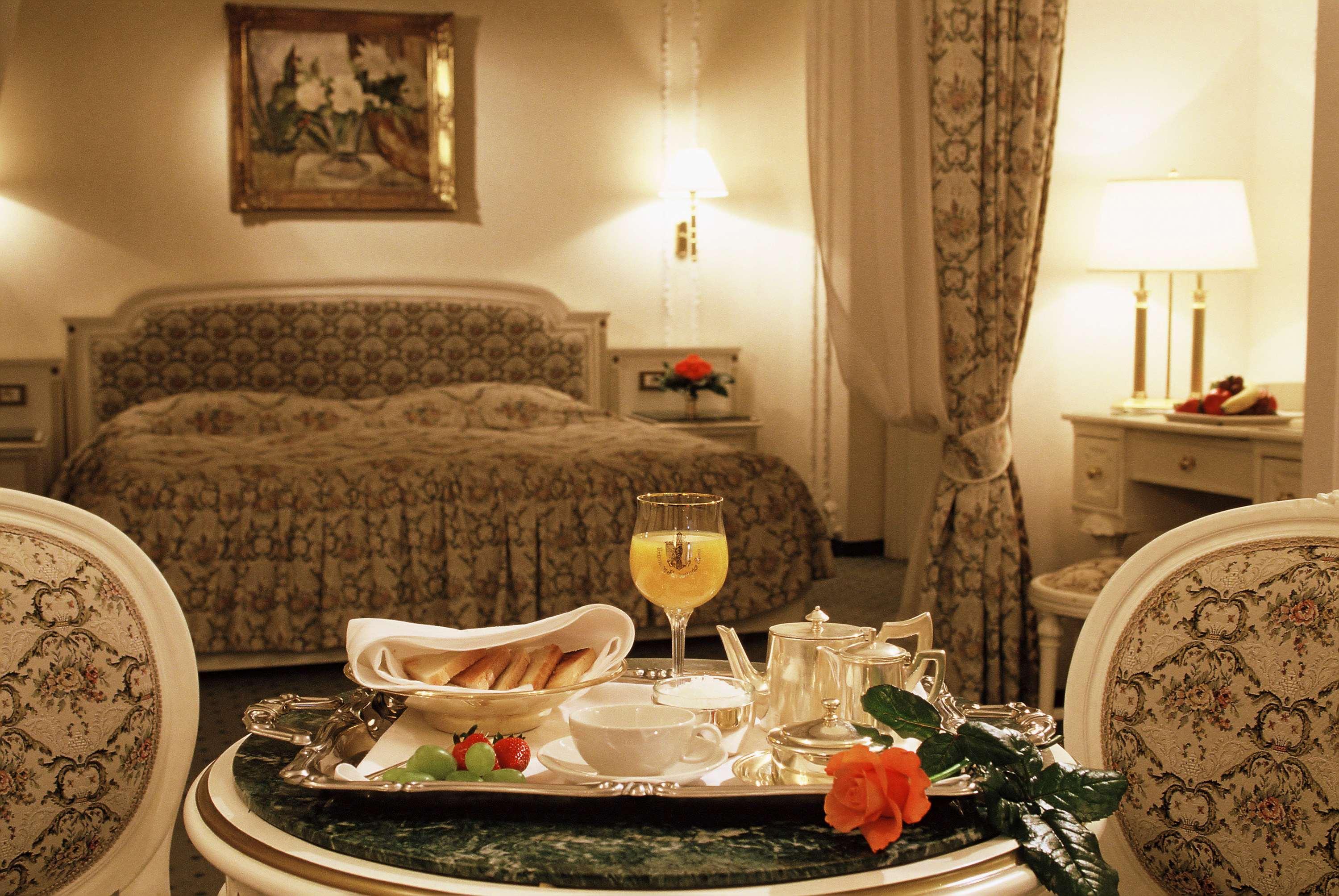Ambassador Zlata Husa Prague Room photo A room at the hotel