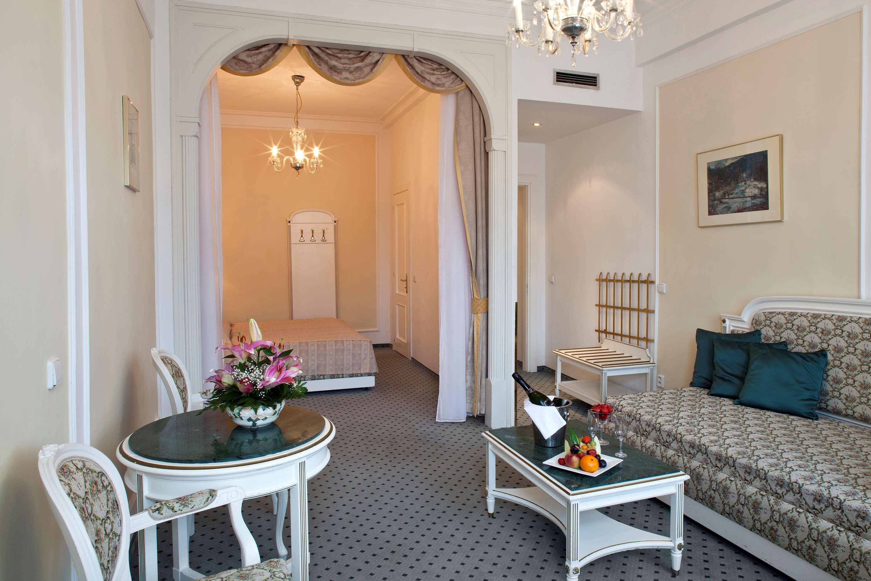 Ambassador Zlata Husa Prague Exterior photo A suite at the Grand Hotel